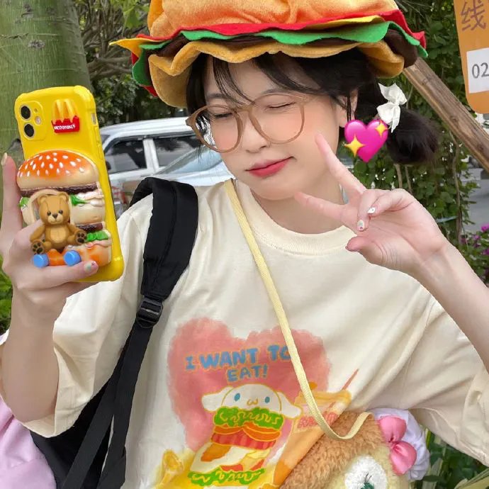 带剑女孩